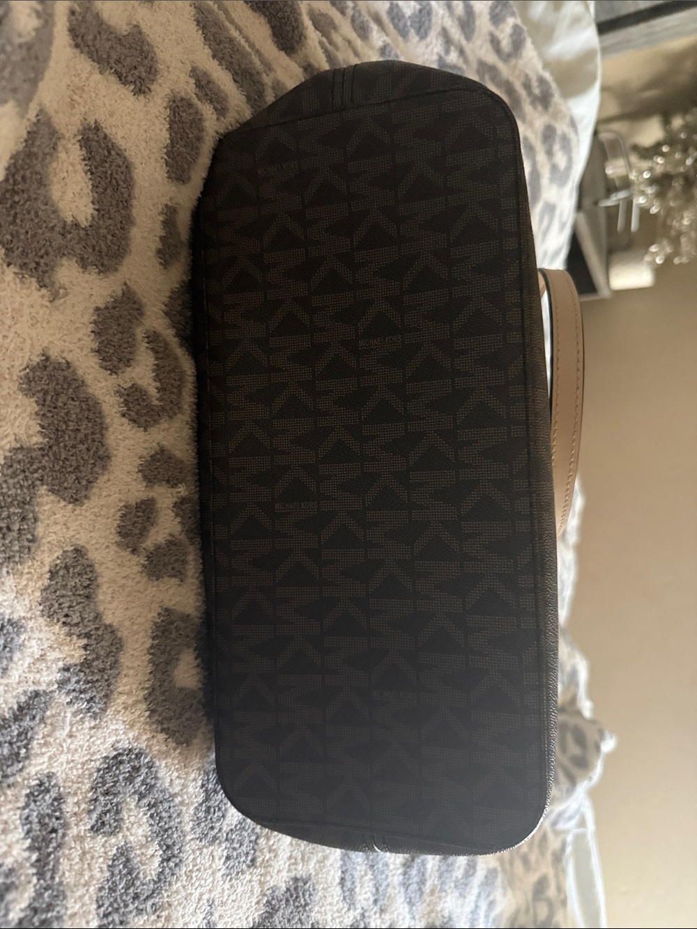 Michael Kors Brown Logo Tote with Beige Trim and Gold Charm NWT - Picture 13 of 15